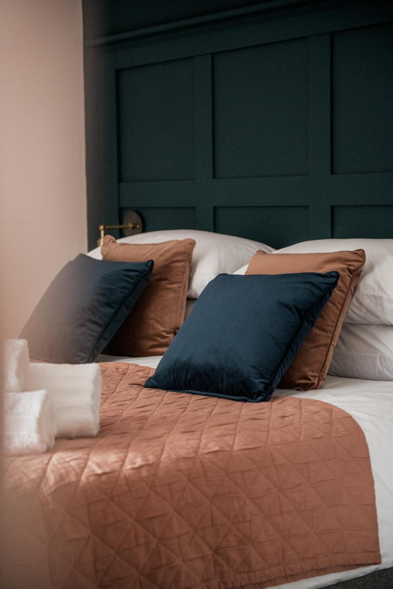 The Heathcock Boutique Hotel - Room 3 Κάρντιφ Εξωτερικό φωτογραφία