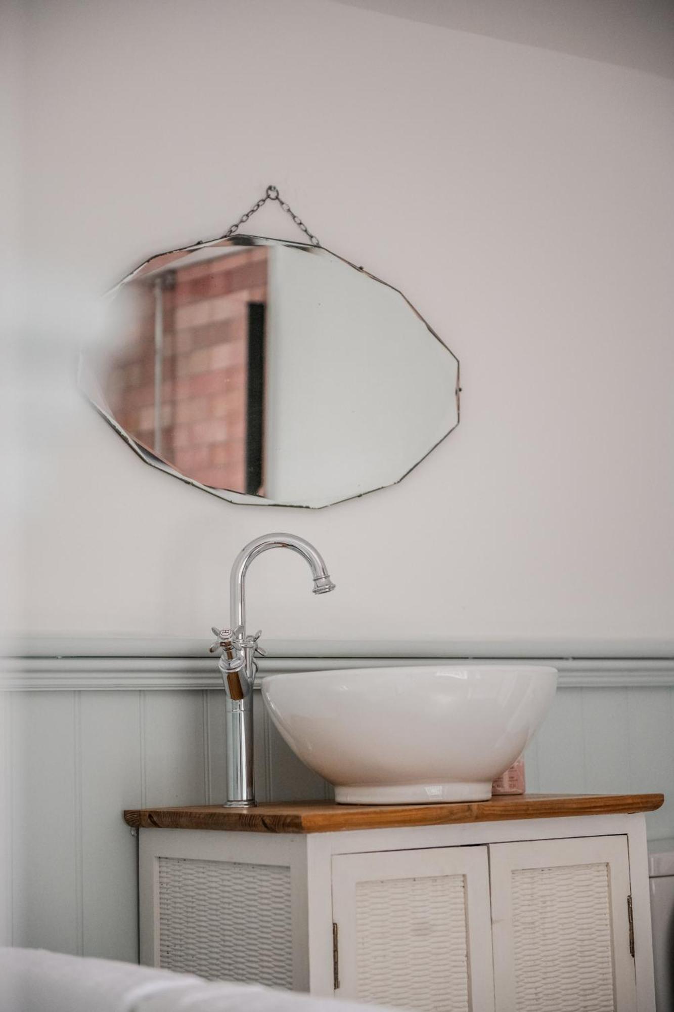 The Heathcock Boutique Hotel - Room 3 Κάρντιφ Εξωτερικό φωτογραφία